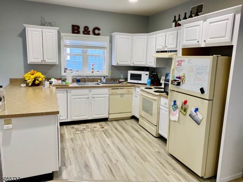 15 Center Ave - Photo 1