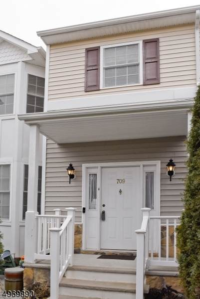 709 William St - Photo 1