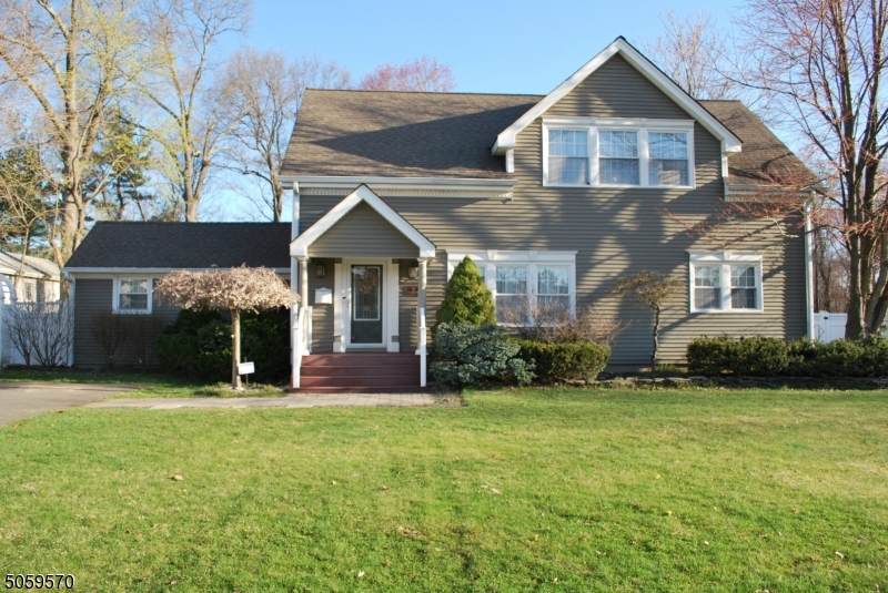 25 Woodland Pl - Photo 1