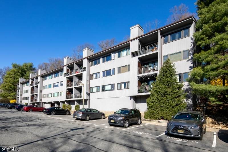 41 Mount Kemble Av Unit 307 - Photo 1