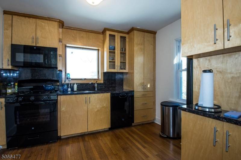 26 Beauvoir Ave - Photo 1