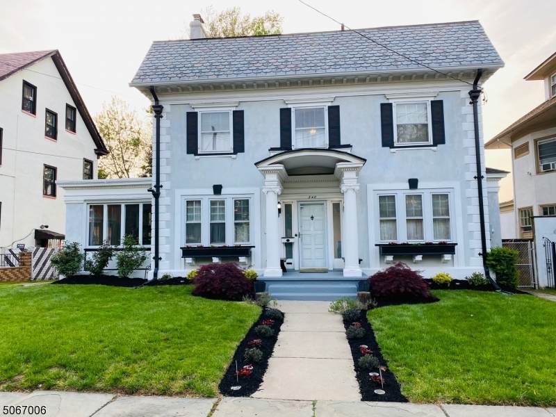 540 Parker St - Photo 1