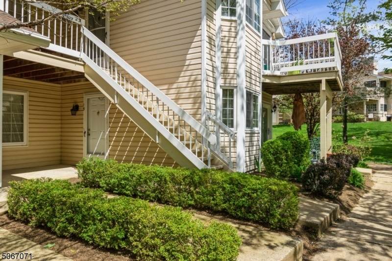 19 Fieldstone Rd - Photo 1
