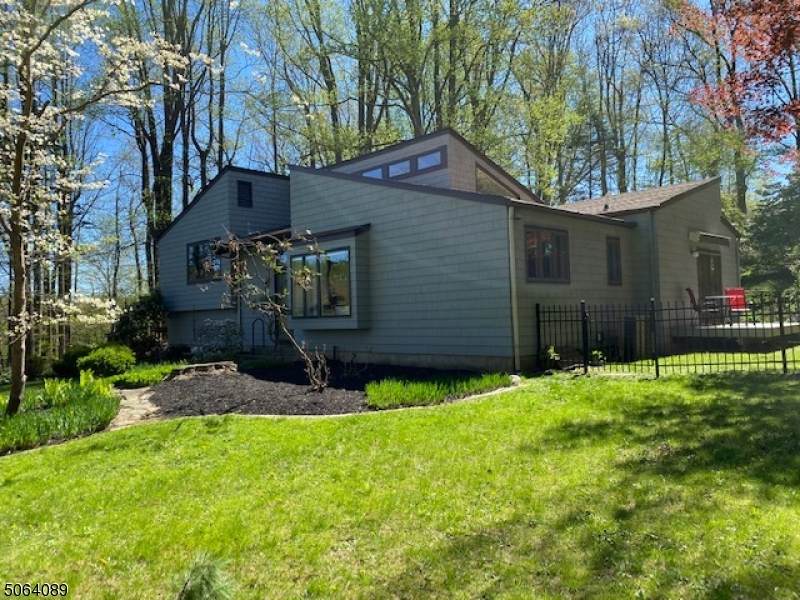 131 Mountainside Drive - Photo 1