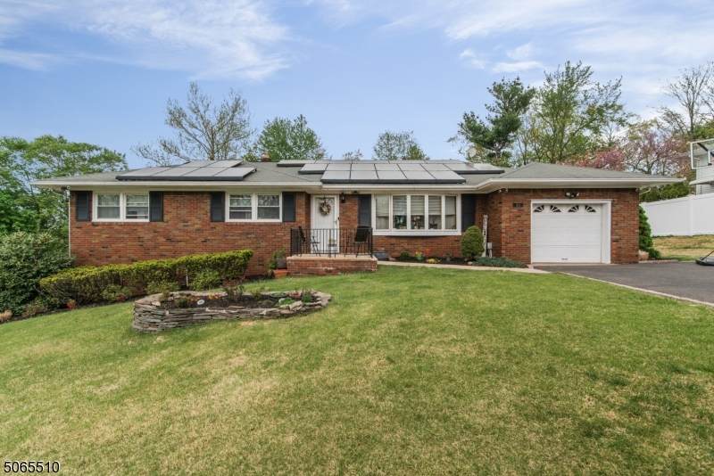 43 Stanford Pl - Photo 1