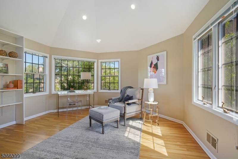 5 Hogan Ct - Photo 1