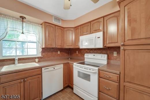 33 Briarwood Path - Photo 1