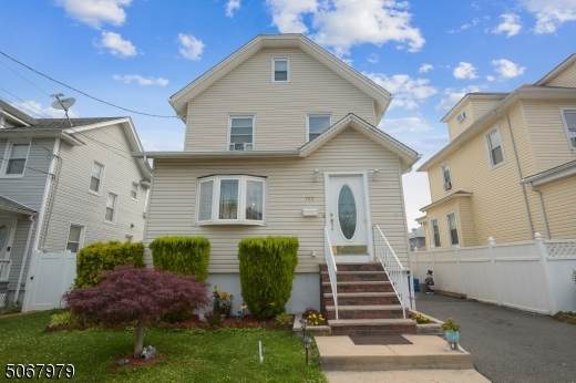 761 Floral Ave - Photo 1