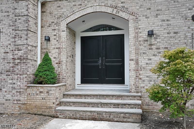 60 Nottingham Dr - Photo 1