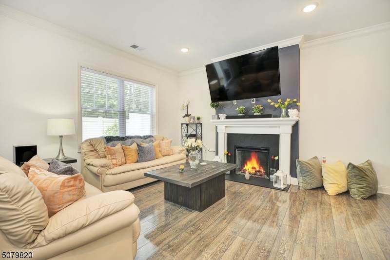 10 Elston Ct - Photo 1