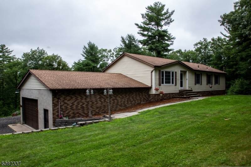 113 Deckertown Tpke - Photo 1