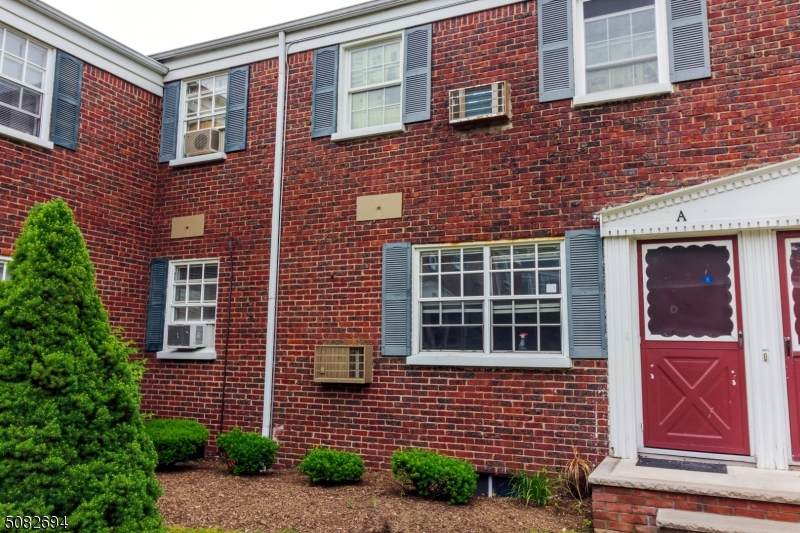 30 W Roselle Ave - Photo 1