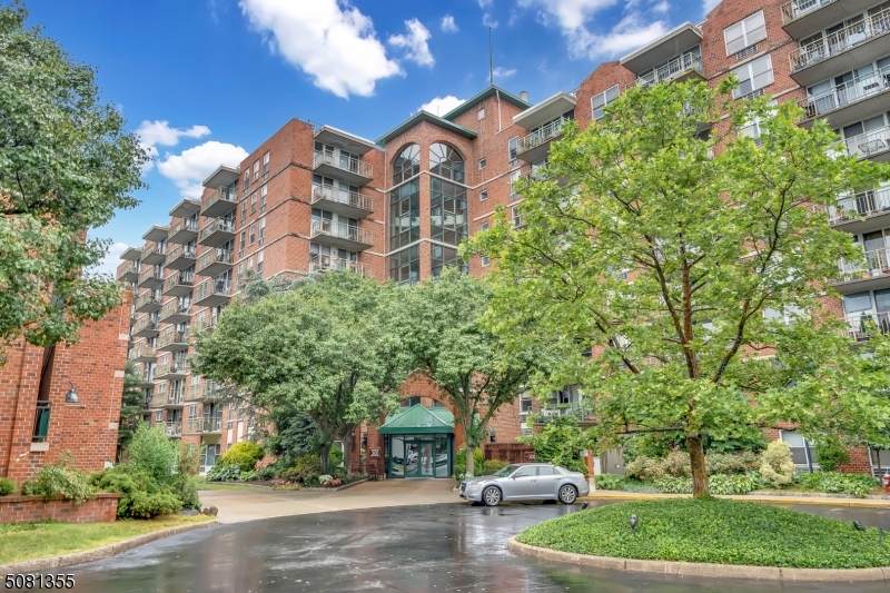 300 Main St Unit 607 - Photo 1