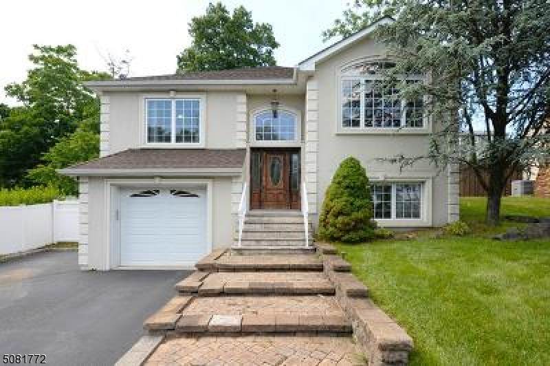 115 Minnisink Rd - Photo 1
