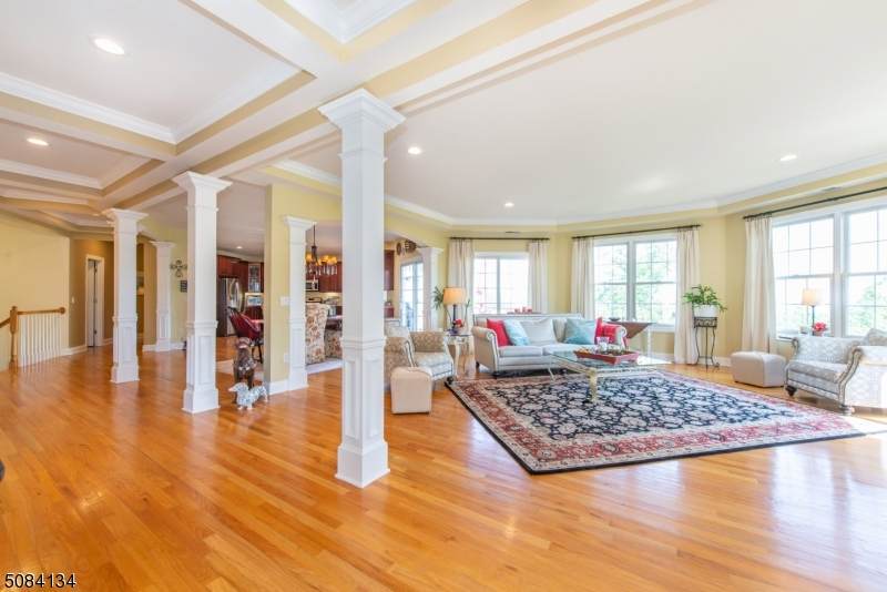 139 Glover St - Photo 1