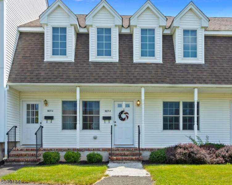 905 Marlborough Common - Photo 1