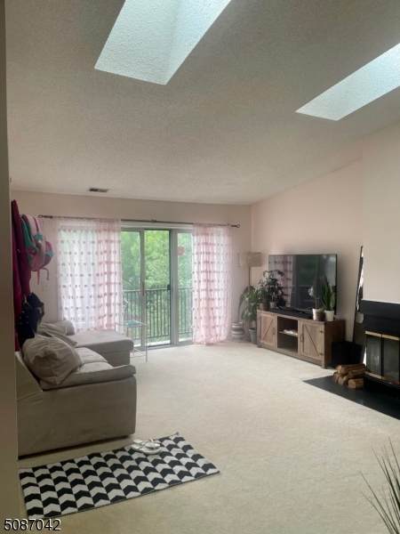 201 Robertson Way - Photo 1