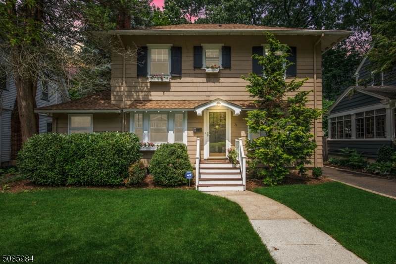 23 Kensington Ter - Photo 1