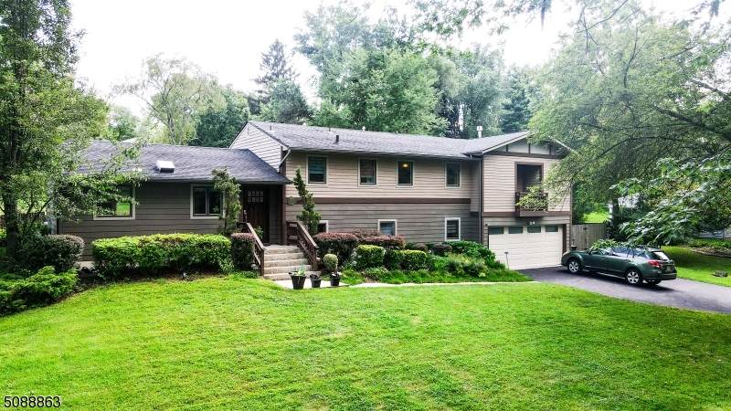 146 Circle Dr - Photo 1