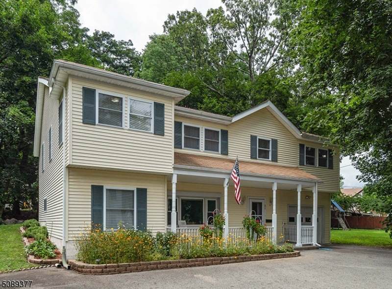21 Homestead Ave - Photo 1