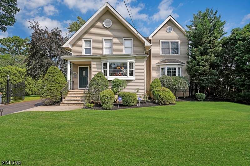 114 Myrtle Ave - Photo 1