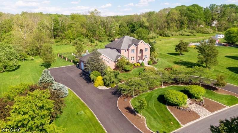 8 Stone Barn Rd - Photo 1