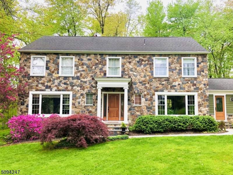 8 Stacy Ln - Photo 1