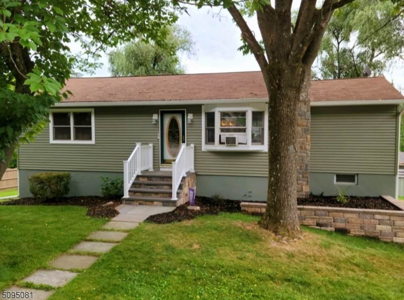 46 Zinnia Dr - Photo 1
