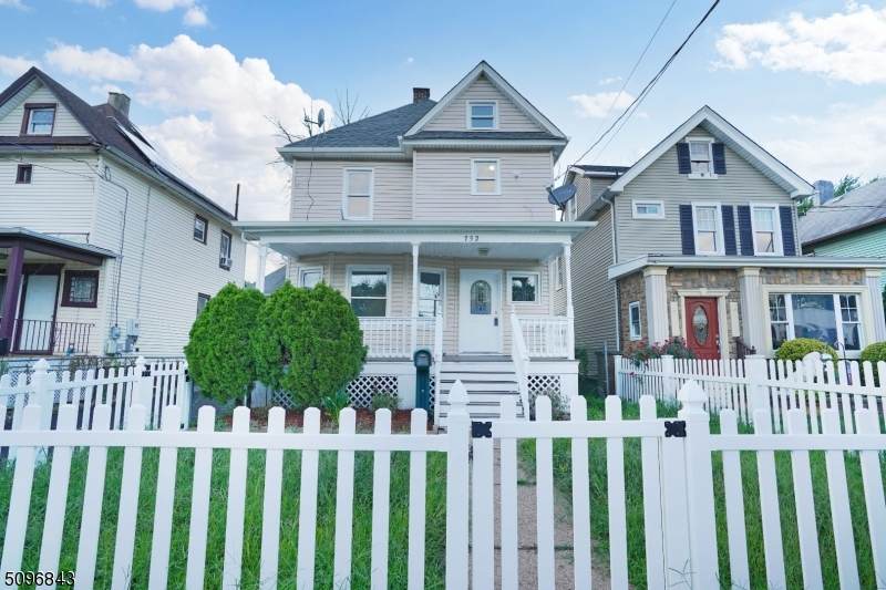 752 W Front St - Photo 1