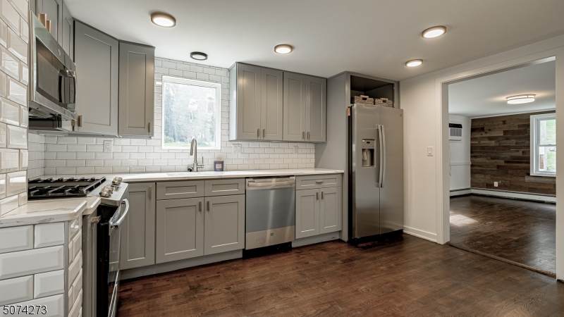 1 Cedar Ave - Photo 1