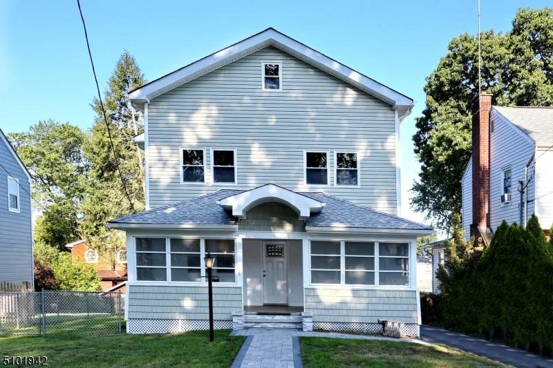 671 Oak Ave - Photo 1