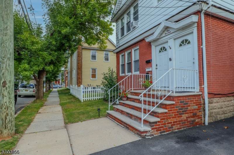 114 Luttgen Pl - Photo 1
