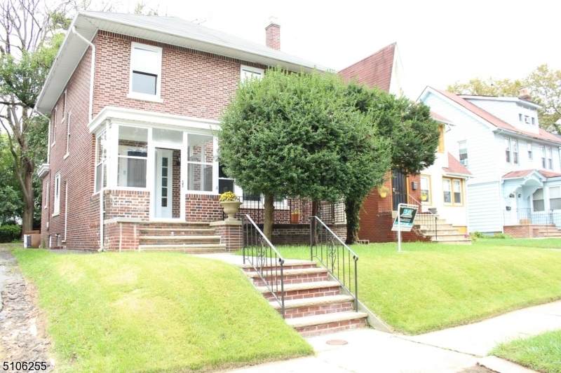 18 Fairmount Ter - Photo 1