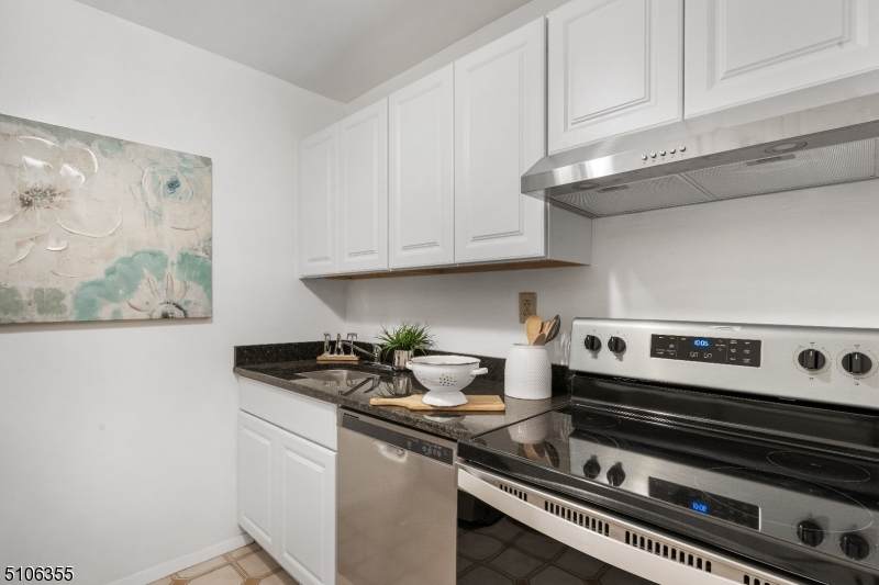 111 Mulberry St - Unit 4E - Photo 1