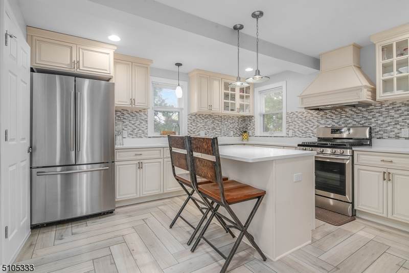 564 Eagle Rock Ave - Photo 1