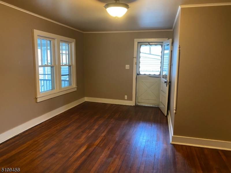 27 Main St - Photo 1