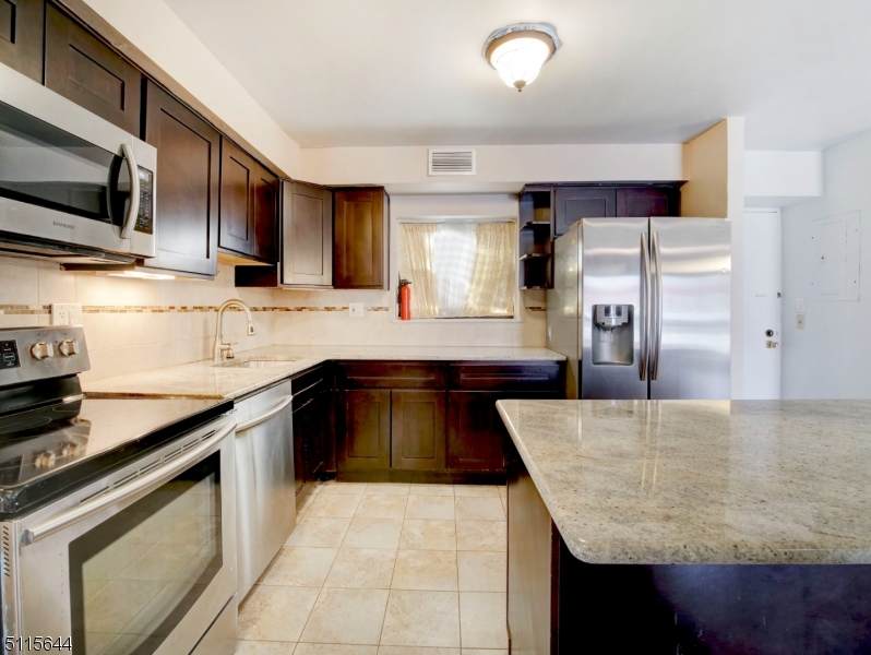 18 Prospect St - Photo 1
