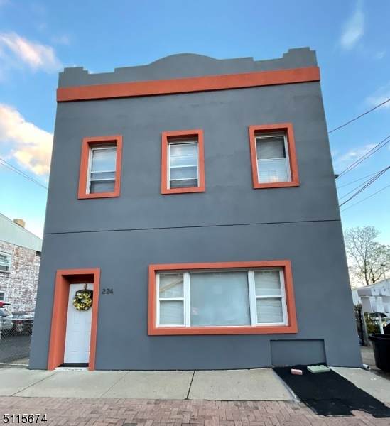 224 Harrison Ave - Photo 1