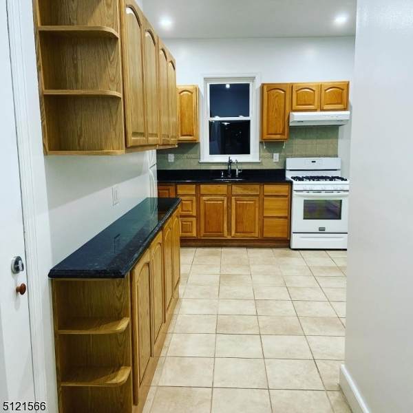 561 Walnut St Apt 1 - Photo 1