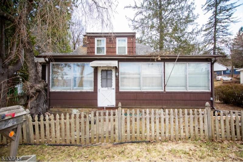 728 Glen Rd - Photo 1