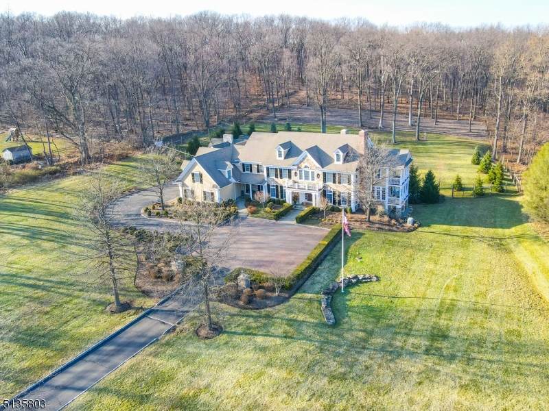 11 Tiger Dr - Photo 1