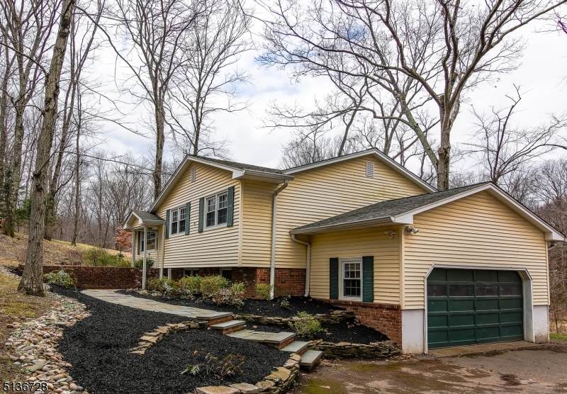 4 Brookside Ter - Photo 1