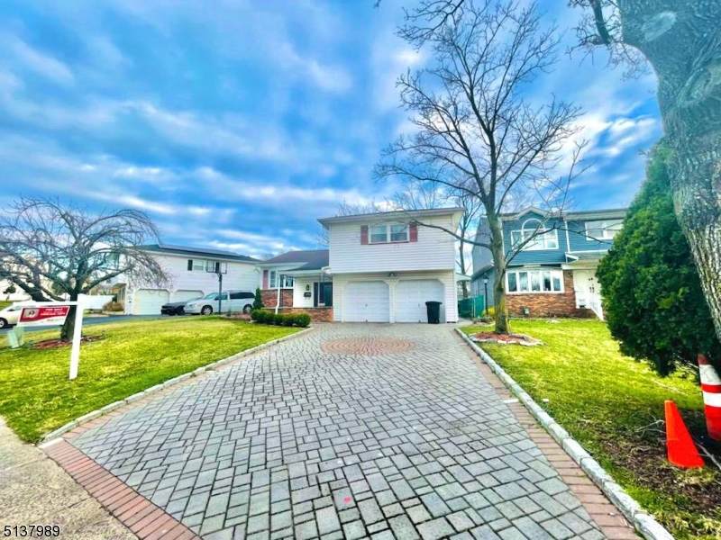 2308 Halsey St - Photo 1