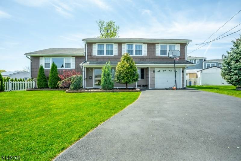 10 Sterling Ct - Photo 1