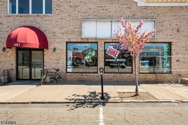 461 Bloomfield Ave - Photo 1