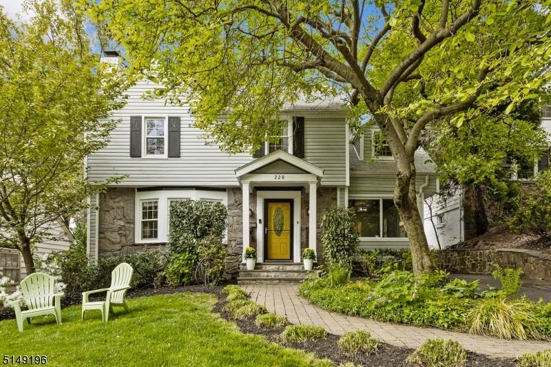 220 W South Orange Ave - Photo 1