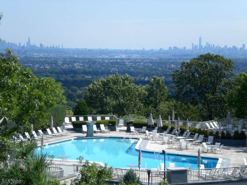 1 Claridge 525 - Photo 1