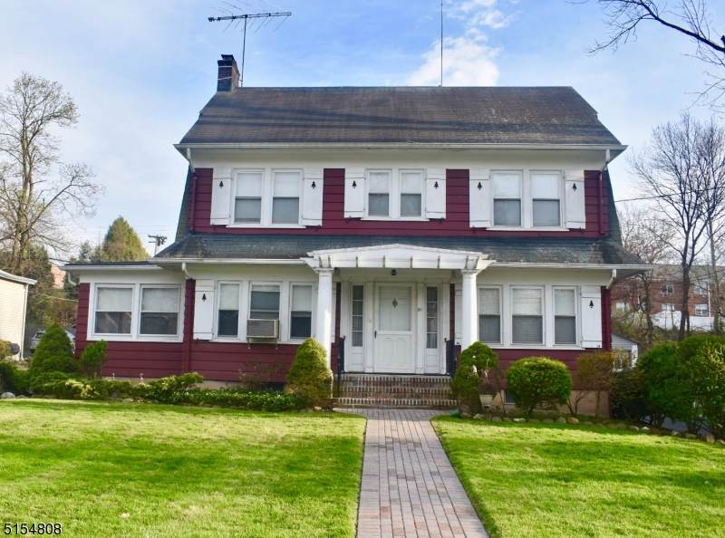 90 Kent Place Blvd - Photo 1