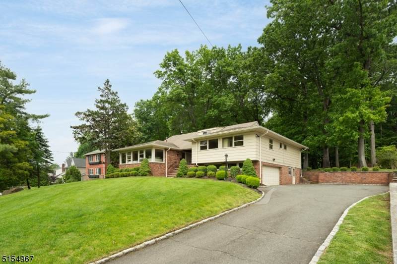 370 Hartshorn Dr - Photo 1