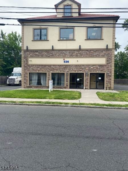 536 South Ave E - Photo 1